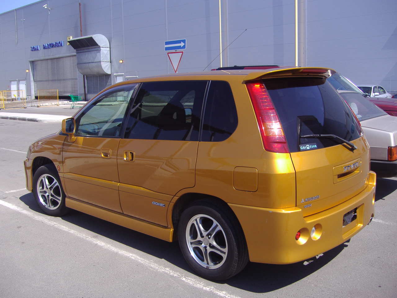 2000 Mitsubishi RVR