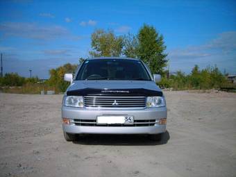 2000 Mitsubishi RVR Pictures