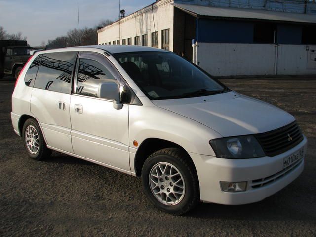 2001 Mitsubishi RVR