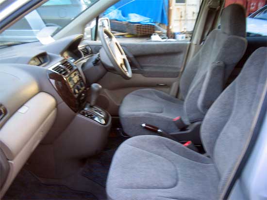 2001 Mitsubishi RVR Pictures