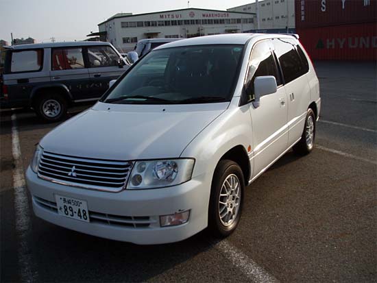 2001 Mitsubishi RVR Photos