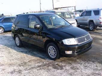 2001 Mitsubishi RVR Photos