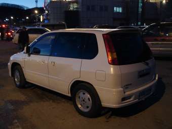 2001 Mitsubishi RVR Photos