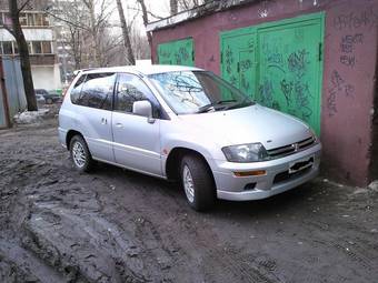 2001 Mitsubishi RVR Photos