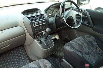 2001 Mitsubishi RVR Pictures