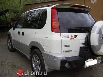 2001 Mitsubishi RVR Photos