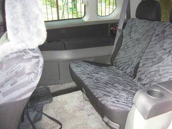 2001 Mitsubishi RVR Pictures