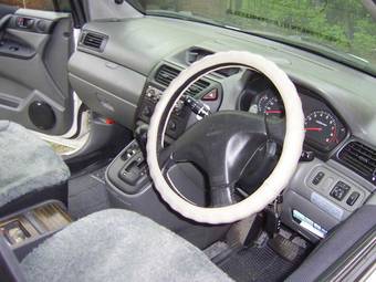 2001 Mitsubishi RVR Photos