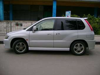 2002 Mitsubishi RVR Photos