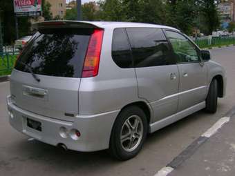 2002 Mitsubishi RVR Photos