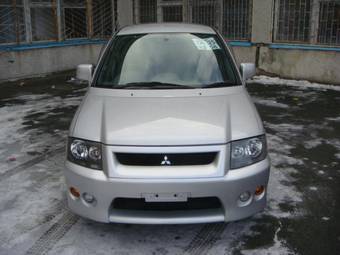 2002 Mitsubishi RVR Pictures