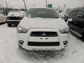 2010 Mitsubishi RVR Photos