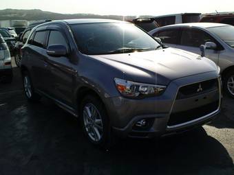 2010 Mitsubishi RVR Pictures