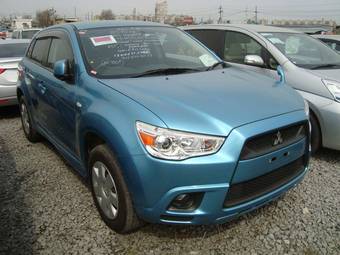 2010 Mitsubishi RVR Photos