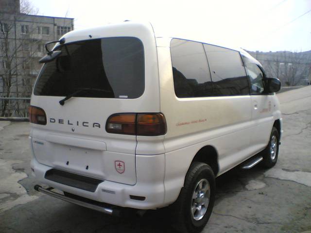 1999 Mitsubishi Space Gear