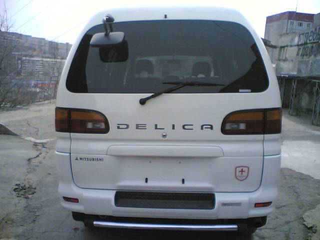 1999 Mitsubishi Space Gear