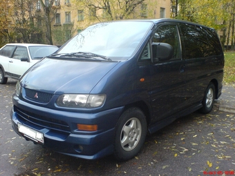 2000 Mitsubishi Space Gear