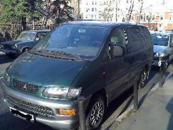 2000 Mitsubishi Space Gear Pictures