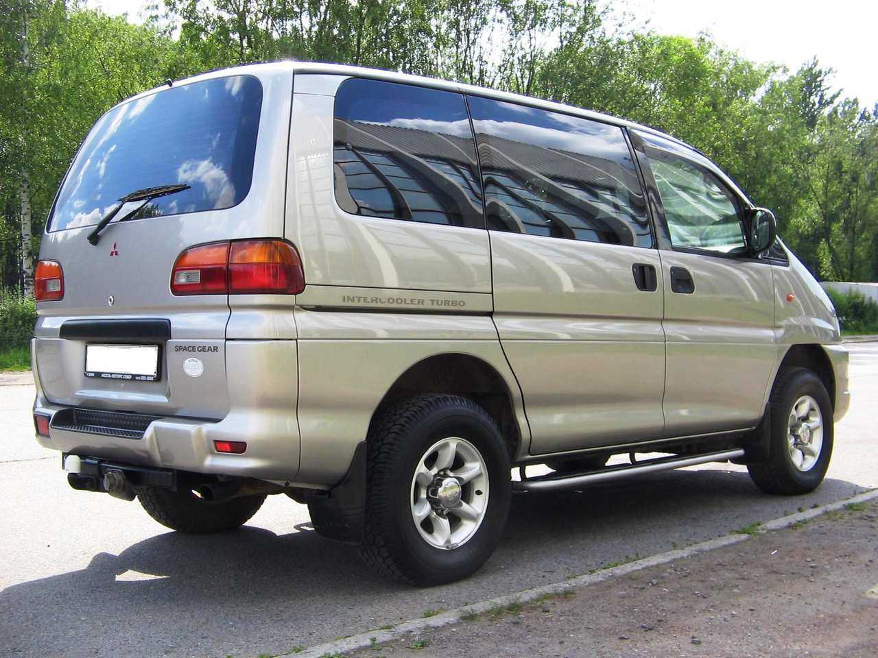 2000 Mitsubishi Space GEAR specs, Engine size 2500cm3