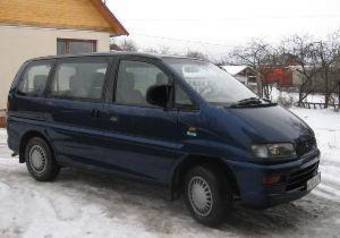 2000 Mitsubishi Space Gear Pictures