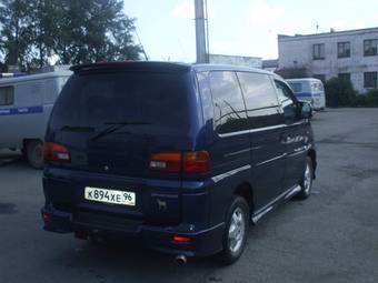 2000 Mitsubishi Space Gear Pictures