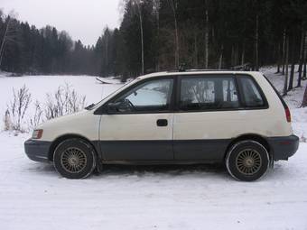 1991 Mitsubishi Space Runner