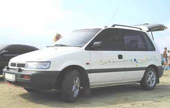 1992 Mitsubishi Space Runner