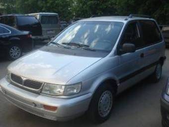 1993 Mitsubishi Space Runner Pics