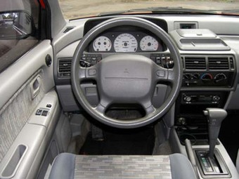 1994 Mitsubishi Space Runner Pictures