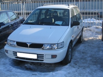 1996 Mitsubishi Space Runner