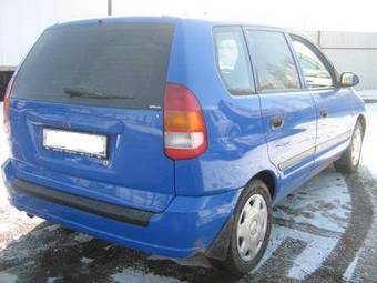 1999 Mitsubishi Space Star Pictures