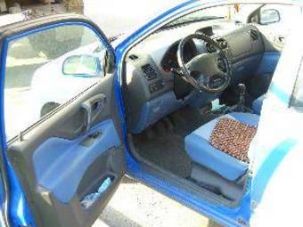 2001 Mitsubishi Space Star Pictures