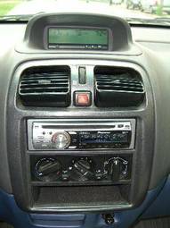 2001 Mitsubishi Space Star Pictures