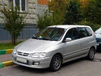 2001 Mitsubishi Space Star Photos