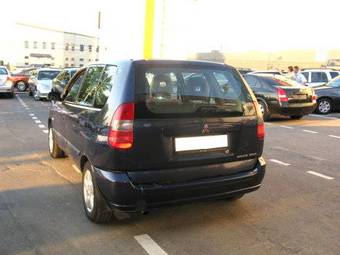 2001 Mitsubishi Space Star Pictures