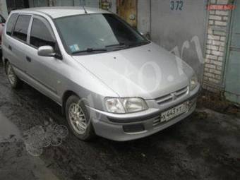2001 Mitsubishi Space Star Pictures