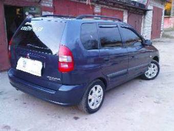 2001 Mitsubishi Space Star Pictures