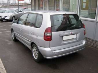 2002 Mitsubishi Space Star Pictures