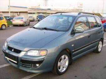 2003 Mitsubishi Space Star Pictures