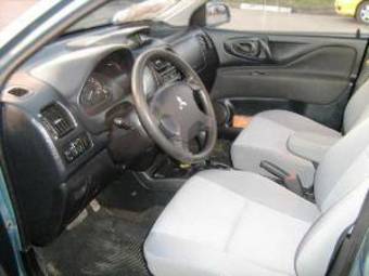2003 Mitsubishi Space Star Pictures