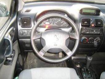 2003 Mitsubishi Space Star Pictures