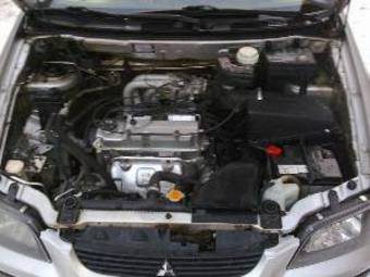 2003 Mitsubishi Space Star Pictures