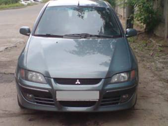 2003 Mitsubishi Space Star Pics