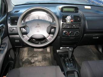 2003 Mitsubishi Space Star Pictures