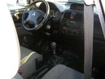 2004 Mitsubishi Space Star Pictures
