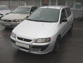 2004 Mitsubishi Space Star Pictures