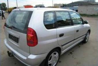 2004 Mitsubishi Space Star Photos