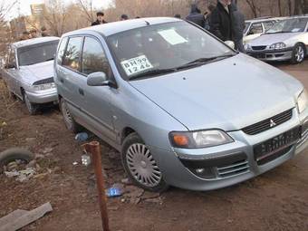 2004 Mitsubishi Space Star Pictures