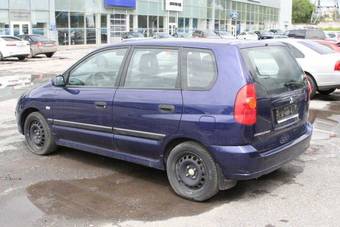 2004 Mitsubishi Space Star Images