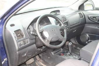 2004 Mitsubishi Space Star Pictures